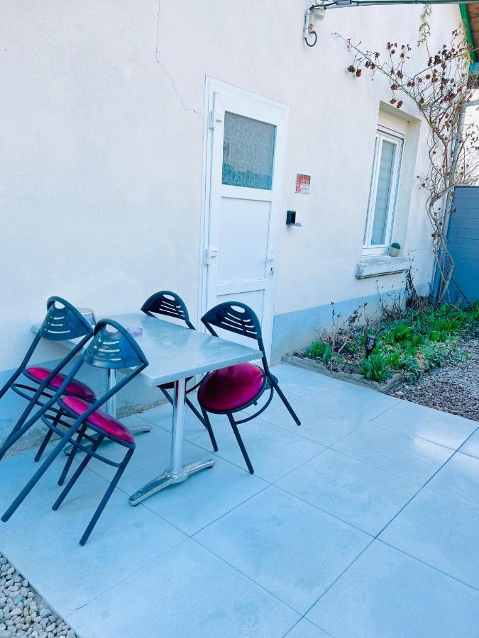 Joli appartement indépendant au cœur de Vittel Esterno foto